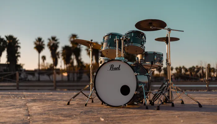 Bontás és zárás - MK Design Kft.